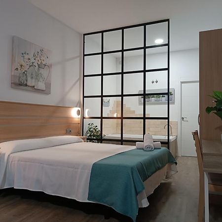 Apartamentos Turisticos Avila Puerta De San Vicente 0-2 Bagian luar foto
