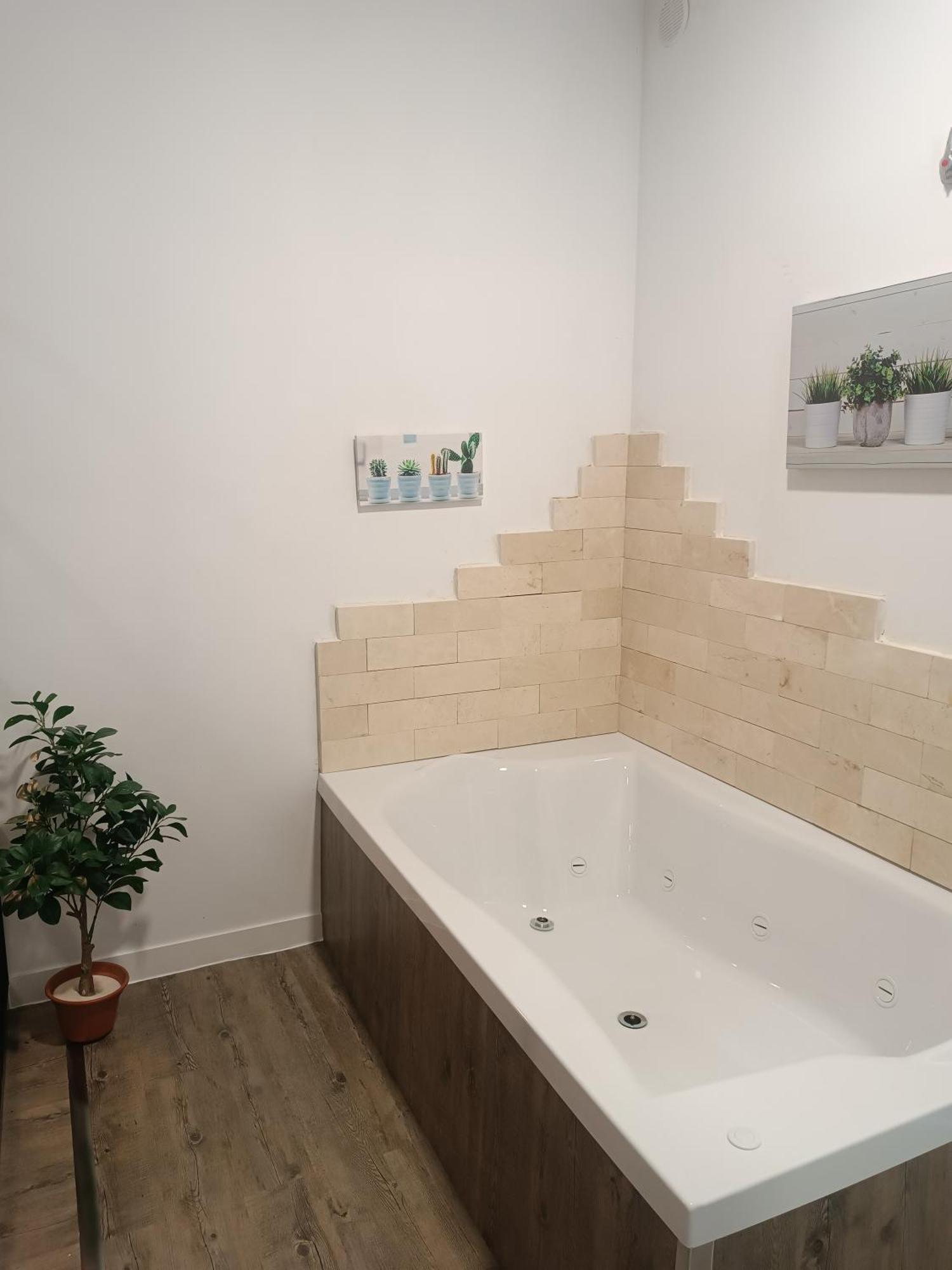 Apartamentos Turisticos Avila Puerta De San Vicente 0-2 Bagian luar foto